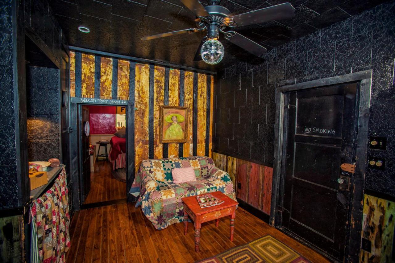 7F Lodge And Events College Station Bagian luar foto